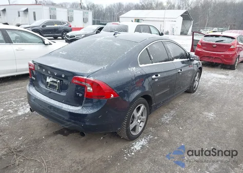 2012 Volvo S60 T5 z USA, uszkodzony, nr VIN YV1622FSXC2037083